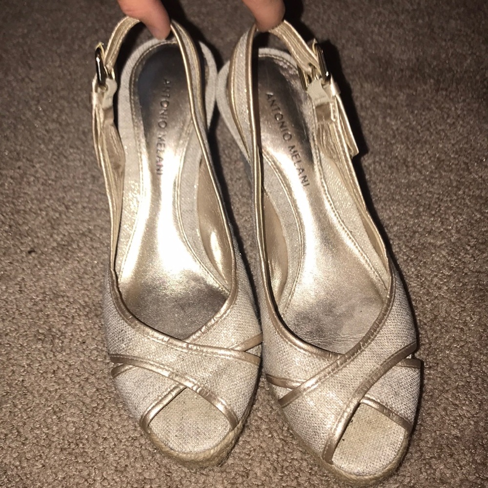 women’s heel wedges